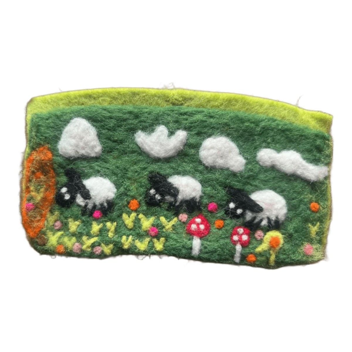 Felt pouch – sheep on green meadow
